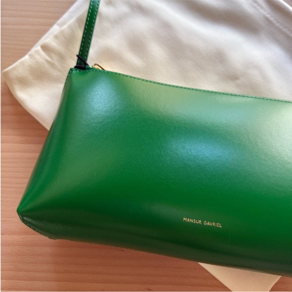 NWT Mansur Gavriel Gaia Shoulder Bag Leaf Green - Picture 7 of 7